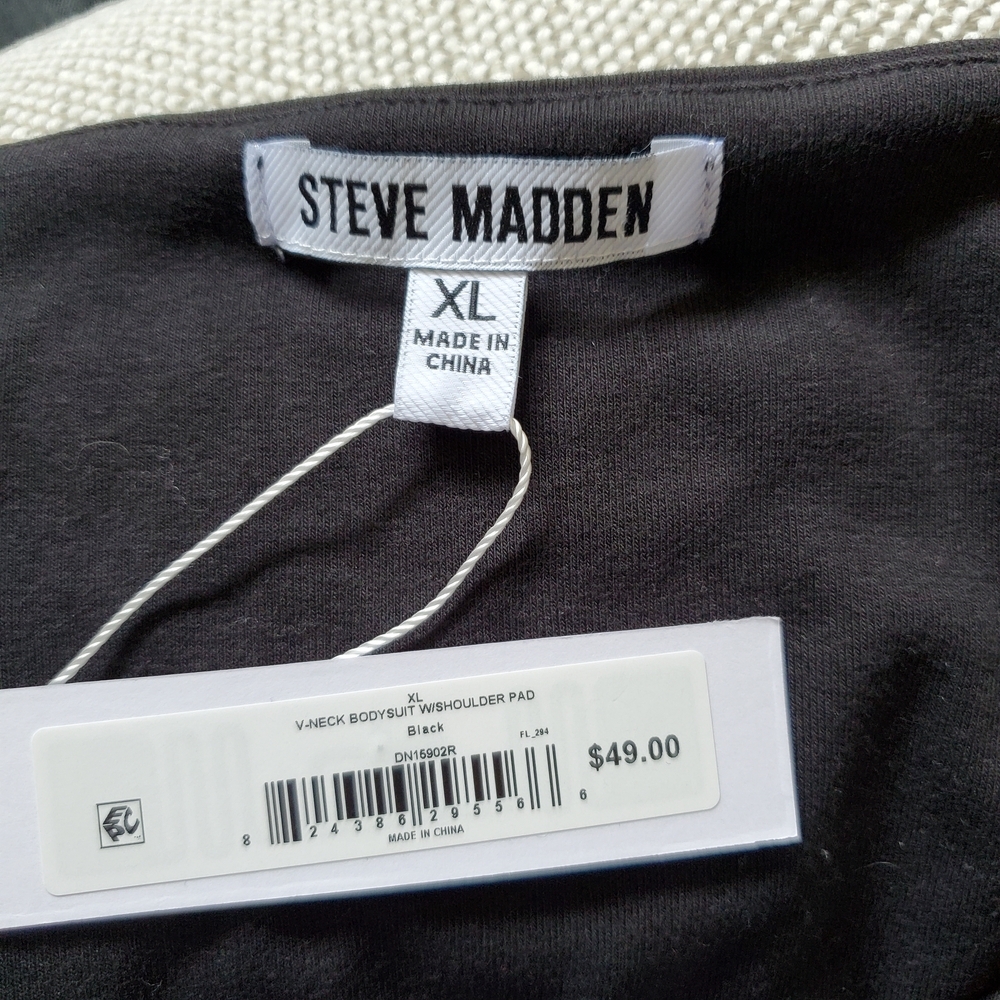 Steve Madden Black Sleeveless V Neck Bodysuit Classic Closet Staple Size XL - Picture 6 of 7